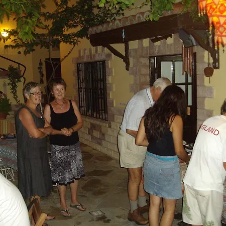 Tuncay Guest house *